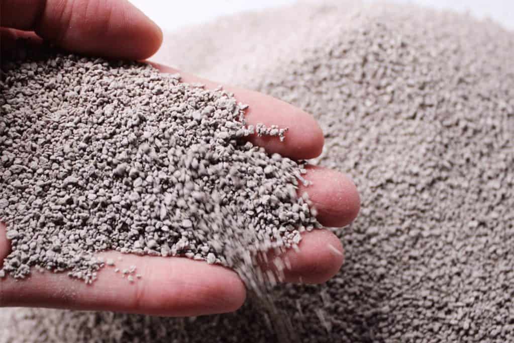 Clumping vs. Sodium Bentonite Cat Litter