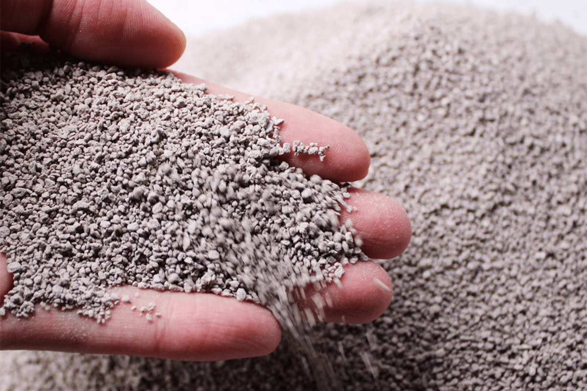 Clumping vs. Sodium Bentonite Cat Litter